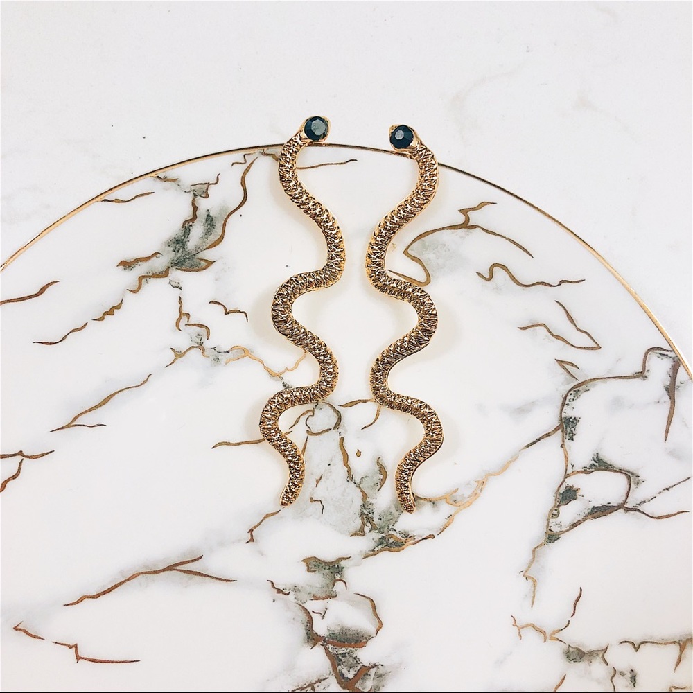 UO Style Snake Drop Earrings - Picture 4 of 6